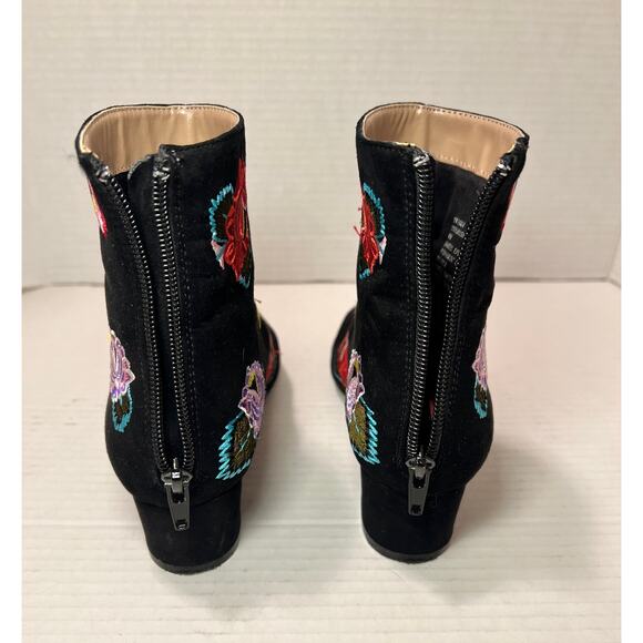 Betsey Johnson Twiggy Floral Embroidered Boho Booties Black Size 6 M - Picture 6 of 10
